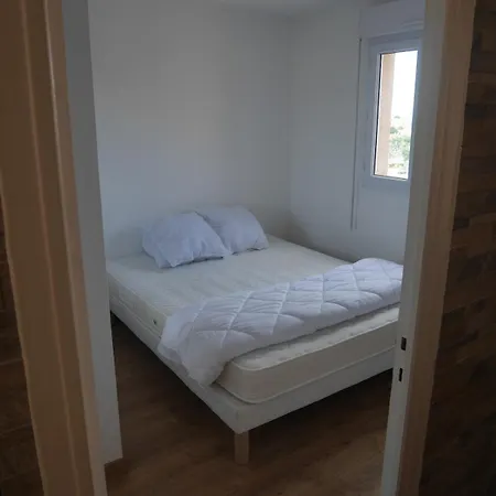 Pleasant Air-conditioned T2 In Ile Rousse Апартаменты *
